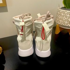 Nike Women's Tanjun High Rise